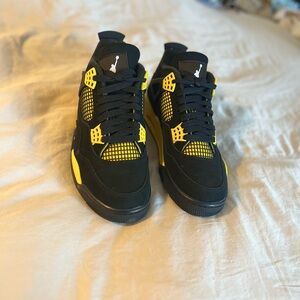 Retro Air Jordan 4 Yellow Thunder (2023) - Size US 8.5 
DH6927 017